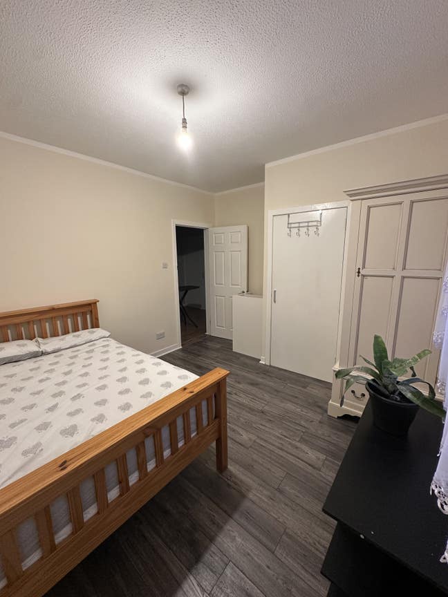 Spaceus room for rent  Main Photo