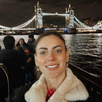 Looking for female to share 2bedroom flat in East  Main Photo