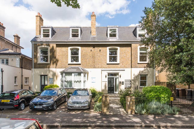 Double bedroom with ensuite near Kingston centre Main Photo