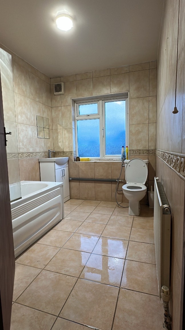 Fully furnished Double room  Main Photo