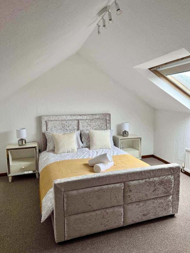 Double room in Folkestone road Main Photo