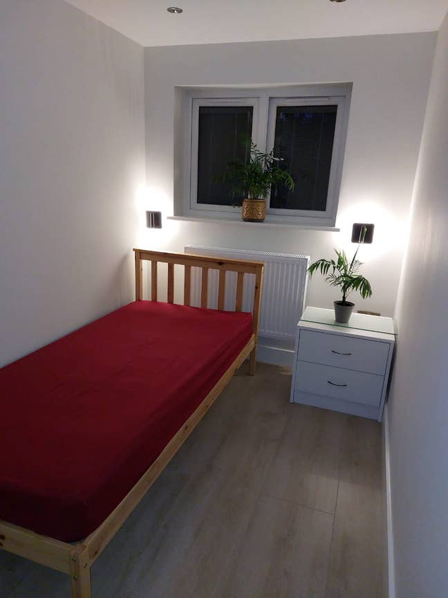  A Big Room for a Professional  Main Photo