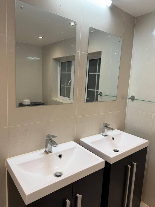 Spacious Double Bedroom with En-Suite  Main Photo