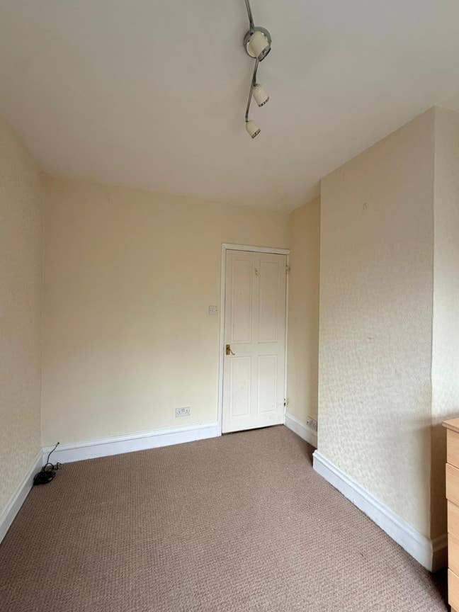 Lovely house with garden and parking Main Photo