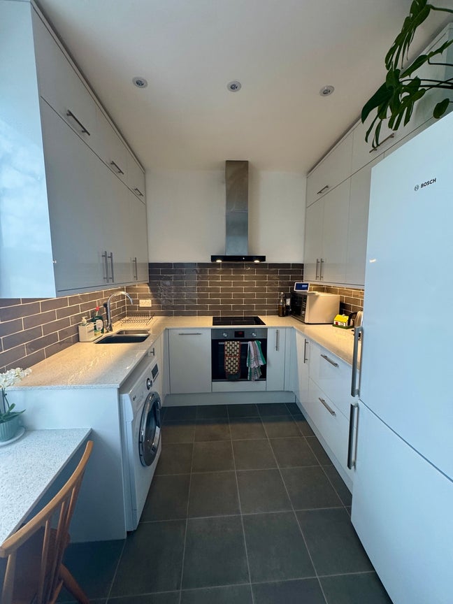 Double Bedroom in flat near Blakers Park Main Photo