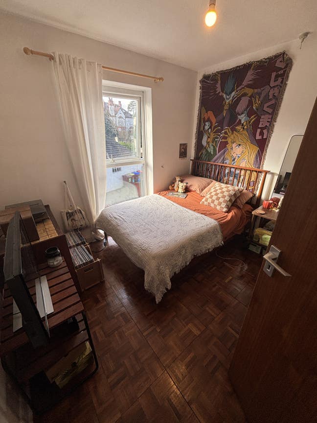 Urgent - joint tenancy takeover Main Photo