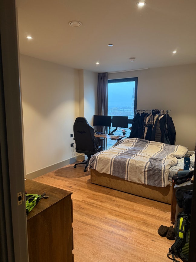 Double Bedroom in Modern 2B2B flat Main Photo