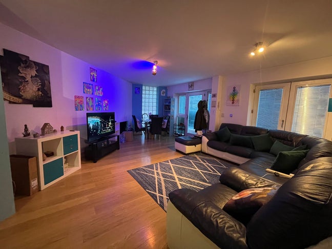 Short or Long Let in Cozy Birmingham Flat Main Photo