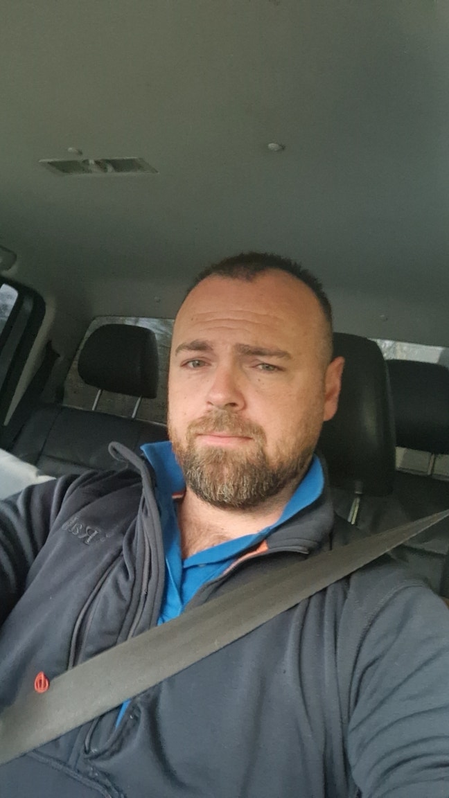 Looking for room/house share  Main Photo