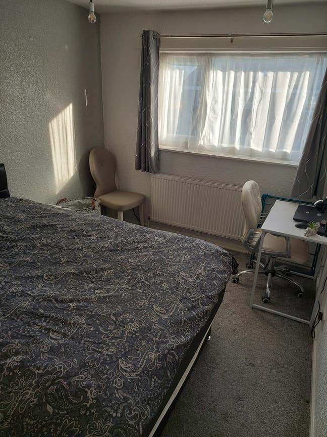 Cosy room for PLAB doctors Main Photo