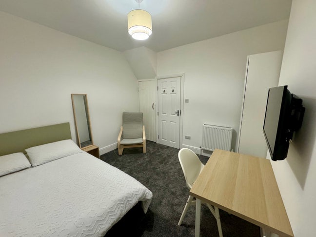 Modern 4 Bedroom House Share | NG2  Main Photo