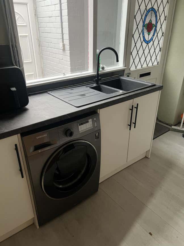 Spacious House Surrounded By Amazing Walks / Views Main Photo