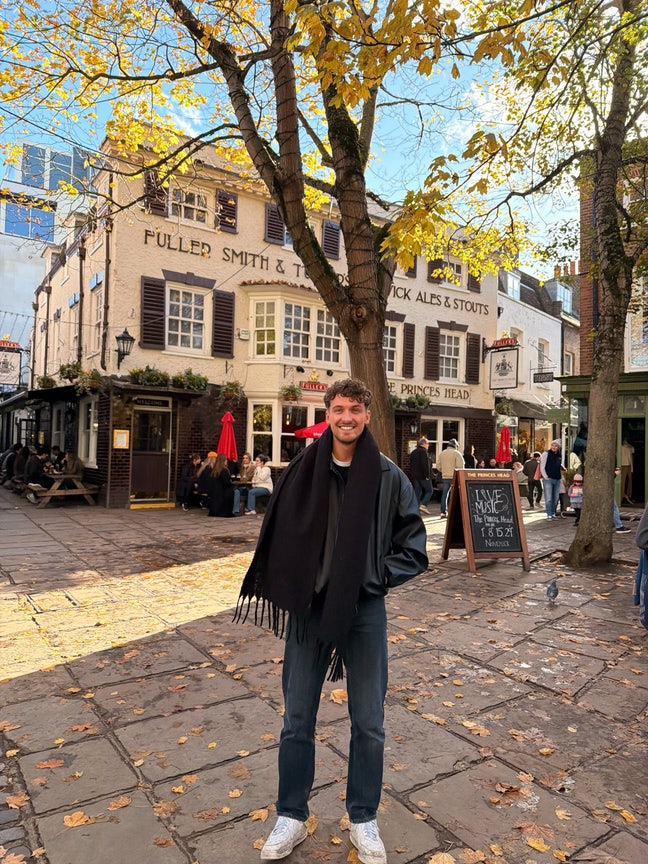 Scottish guy looking for flatmates - SW London Main Photo