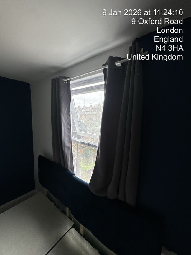 Furnished Studio Flat 15 Minutes from Manor Park Main Photo