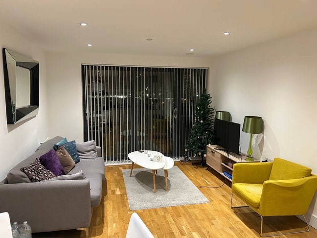 Double Room Available in Modern 2 Bed, 2 Bath Flat Main Photo