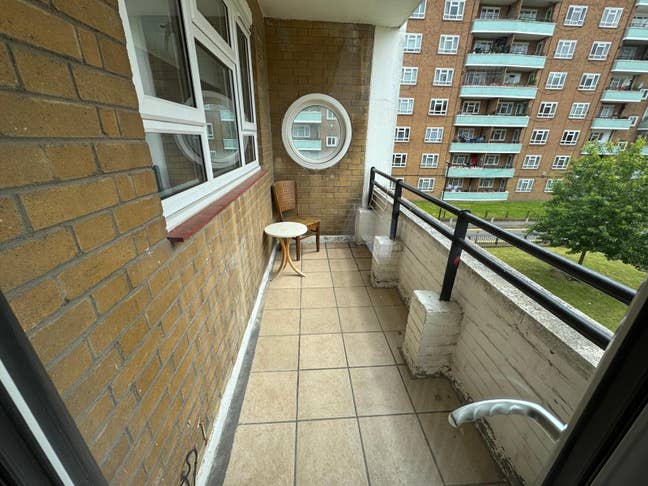 Room Available for  Students/Proffesionals !!! Main Photo