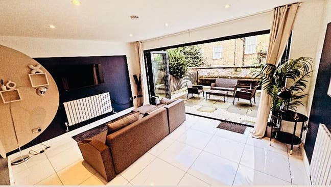 Large Modern Room with Garden in Maida Vale Main Photo