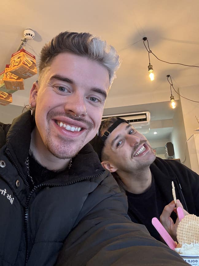 Hi! I’m looking for a room to rent in Newca... Main Photo