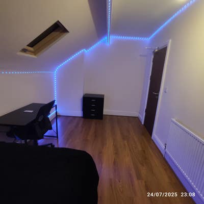 High Quality Double Rooms B29, All Bills Included Main Photo