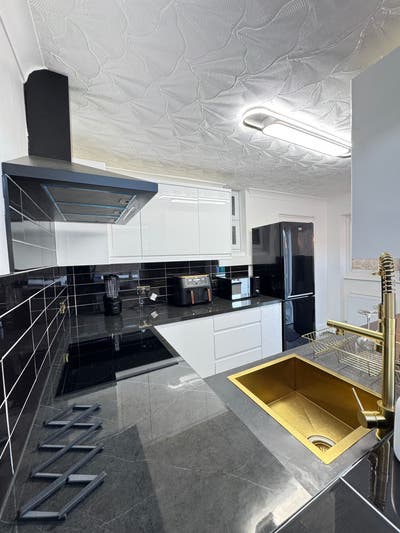 Cosy Furnished Double Room Main Photo