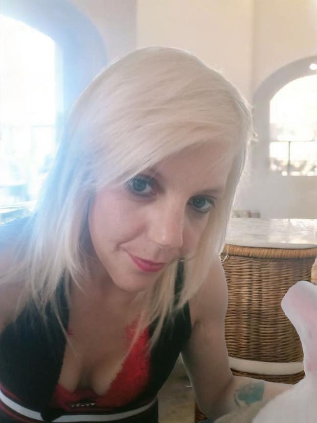 Clean english white female looking for a studio Main Photo