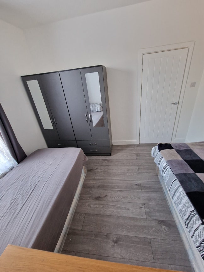 Furnished Double room available (sharing) Main Photo