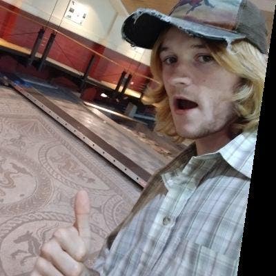 22 year old Male seeks a single or double room Main Photo