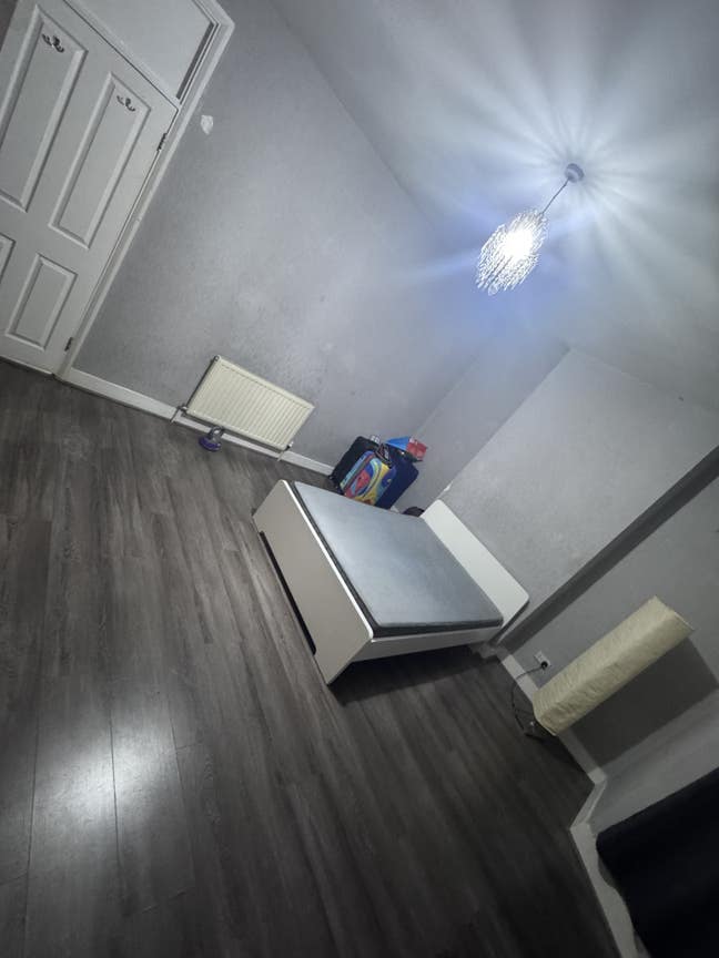 Big triple room is available to rent  Main Photo
