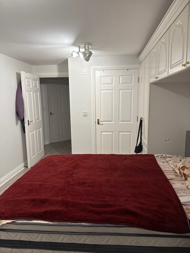 En-suite room Available  Main Photo