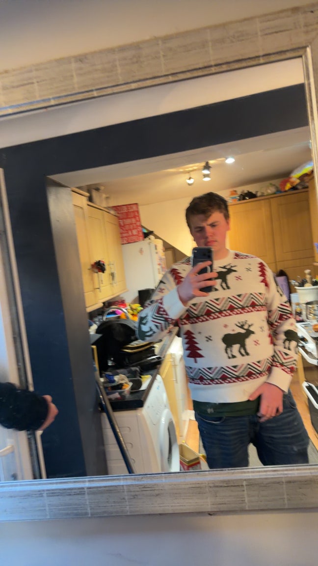 Looking for cheap room Main Photo