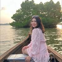 27 year old Female seeks a double room Main Photo