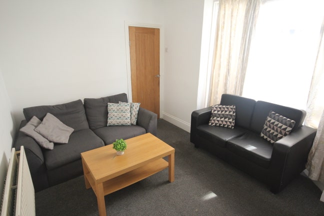 Residental Property Availbile As Soon As Possible! Main Photo