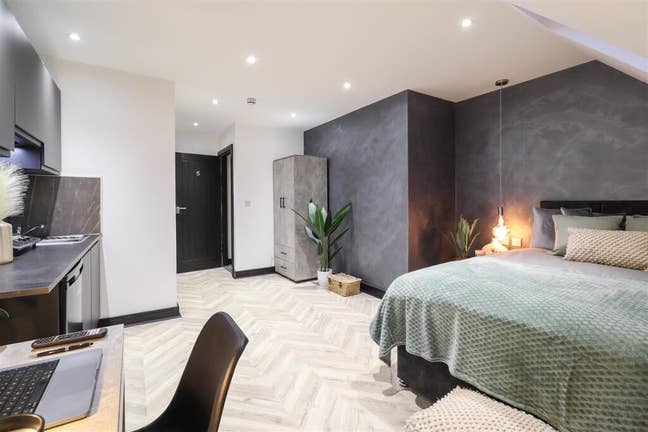 Studio for rent Main Photo