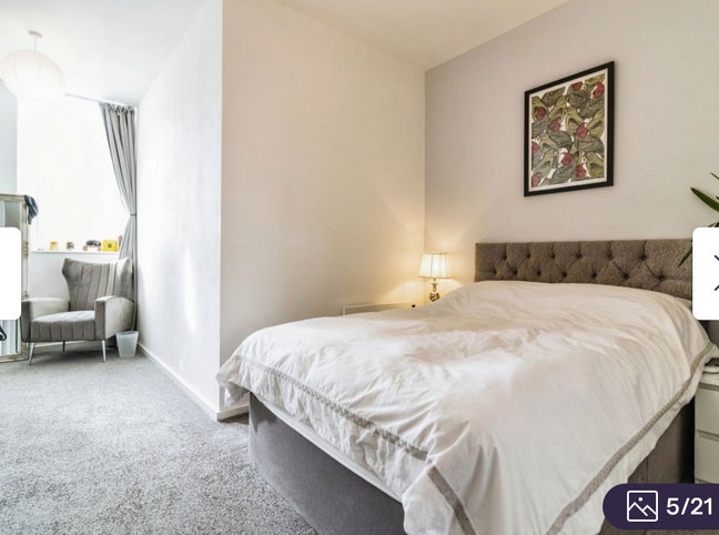 M1 City Centre MCR Large Room - Great Location!  Main Photo