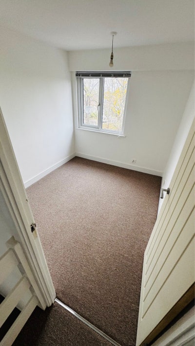 Box room for one  Main Photo