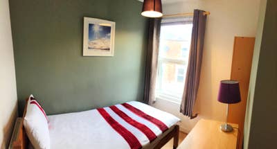 Simple, Stylish Single Room in Friendly Home share Main Photo