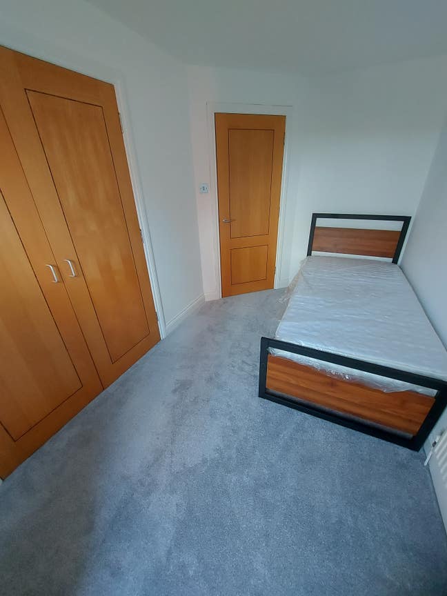 Singe room Main Photo