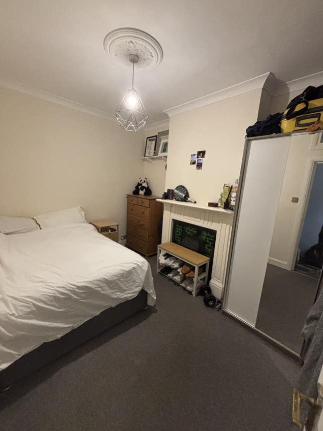 Flat Clapham South Main Photo