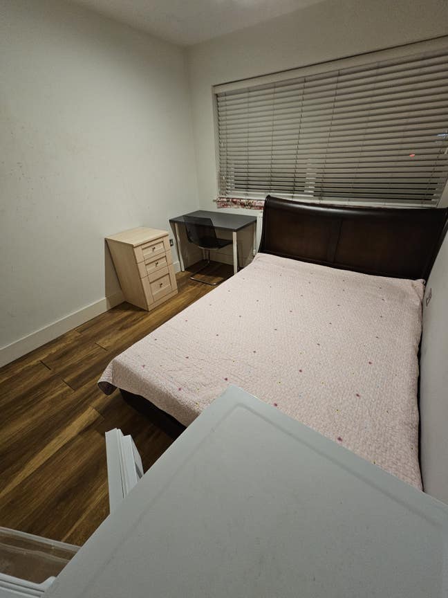 Double room in New Malden Main Photo