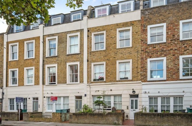 Finsbury Park - Massive Wardrobe and Own Bathroom Main Photo