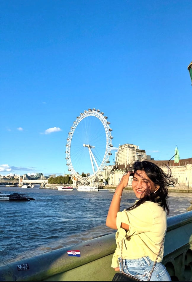 2 rooms sought by 2 females Main Photo