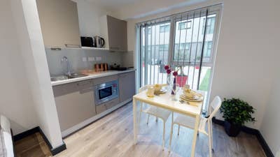 Bills Included - Modern Studio! (Near London) Main Photo