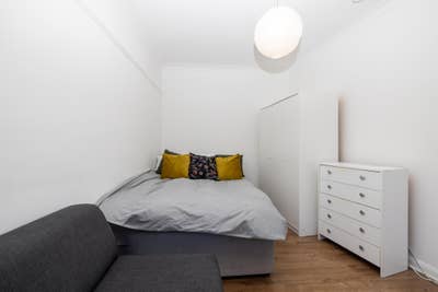 Bright Double Room - Custom House - Bills Incl. Main Photo