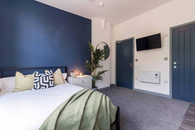 Furnished Studio Room (All Bills Included) Main Photo