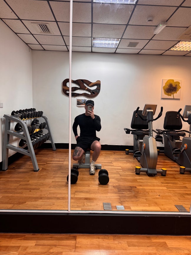 Professional Male seeks a double room Main Photo