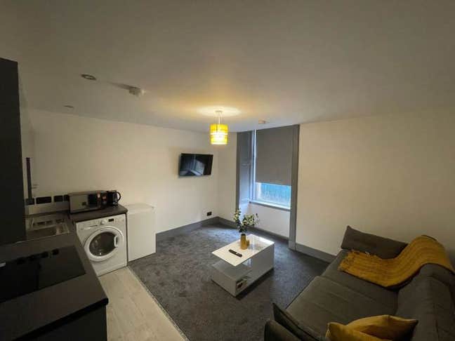 Refurbished 1 Bedroom Flat - Westend Main Photo