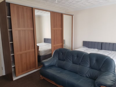 Double Room to Rent Main Photo