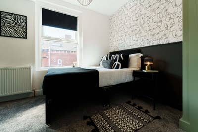 Modern rooms available SHORT LET - All Bills Incl Main Photo