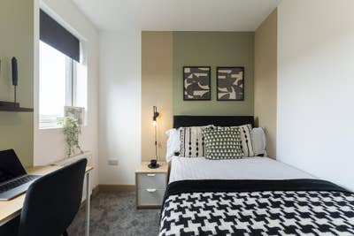 Lovely Double Room - all bills included Main Photo