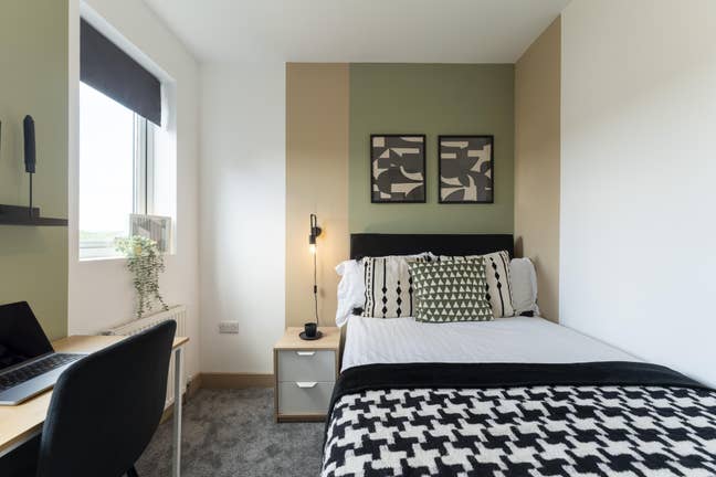 Lovely Double Room - all bills included Main Photo